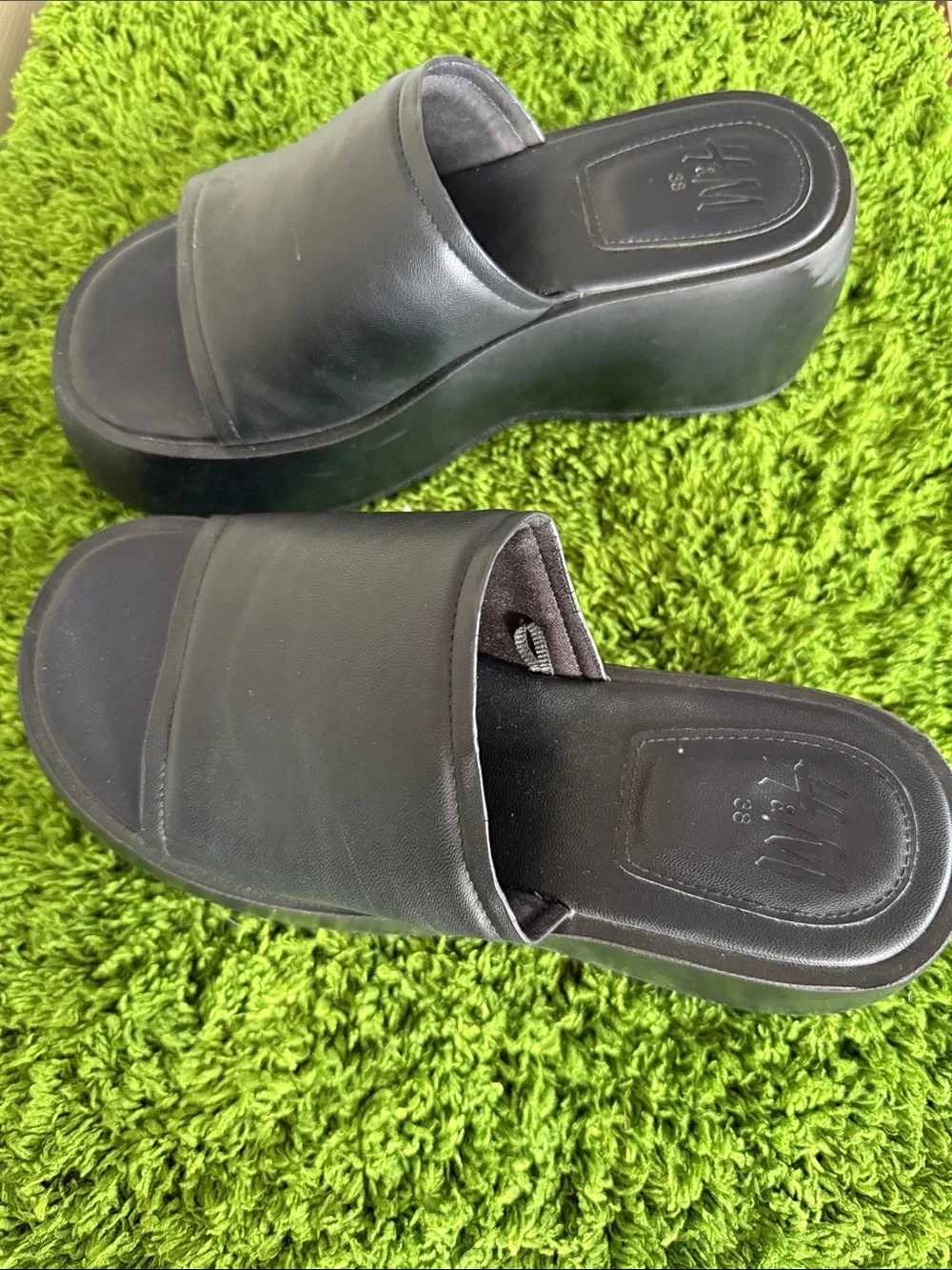 H&M Black Slide Sandals with Wide Single Strap